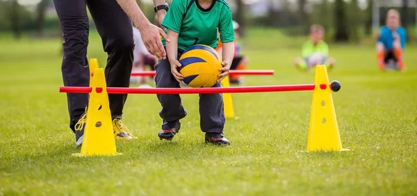 伊万科维奇：国足少一人确实很难，永远是下一场更关键